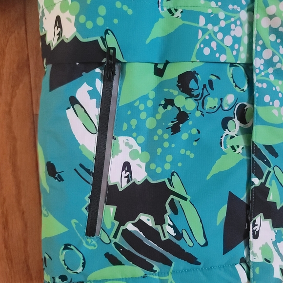 Urban Outdoor Green Kids Hooded Jacket Size 8 Winter Boy or Girl Detachable - Picture 7 of 11